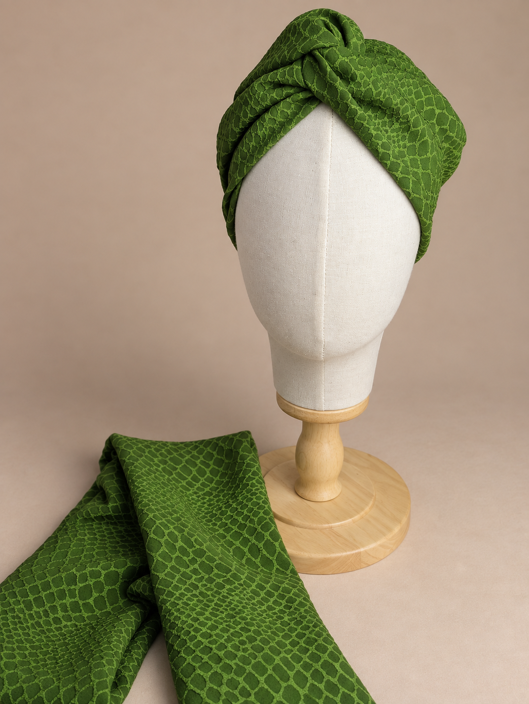 ZAHARA | Green Textured Jacquard Pre-Tied Turban